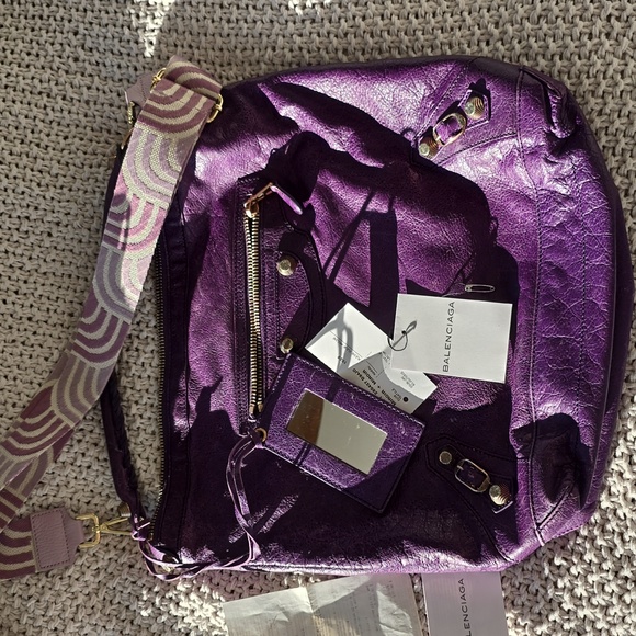 Balenciaga - Picture 3 of 4